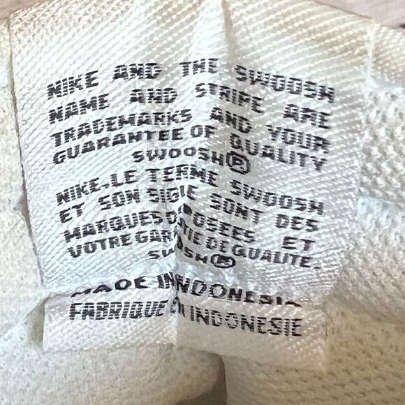 NIKE Dunk High Women’s 9 Summit White Black Red FD0802-100 Shoes Trainers - Picture 14 of 15